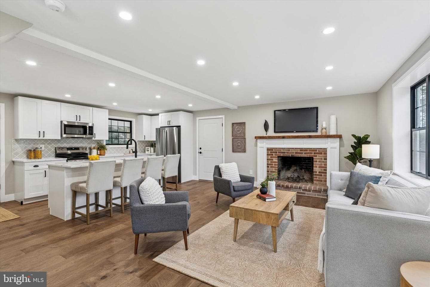 306 Greenhill Road photo 5
