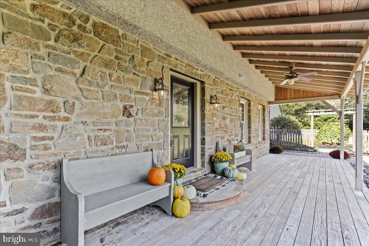 122 Round Hill Road photo 14