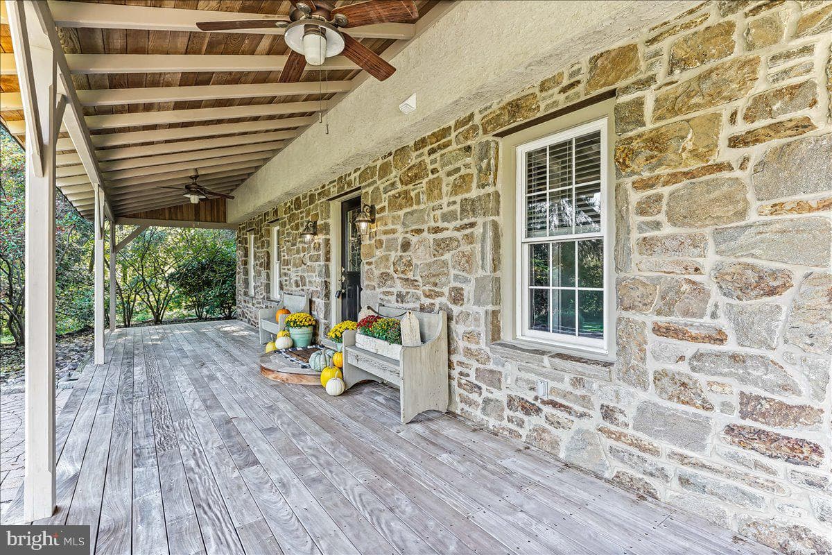 122 Round Hill Road photo 15