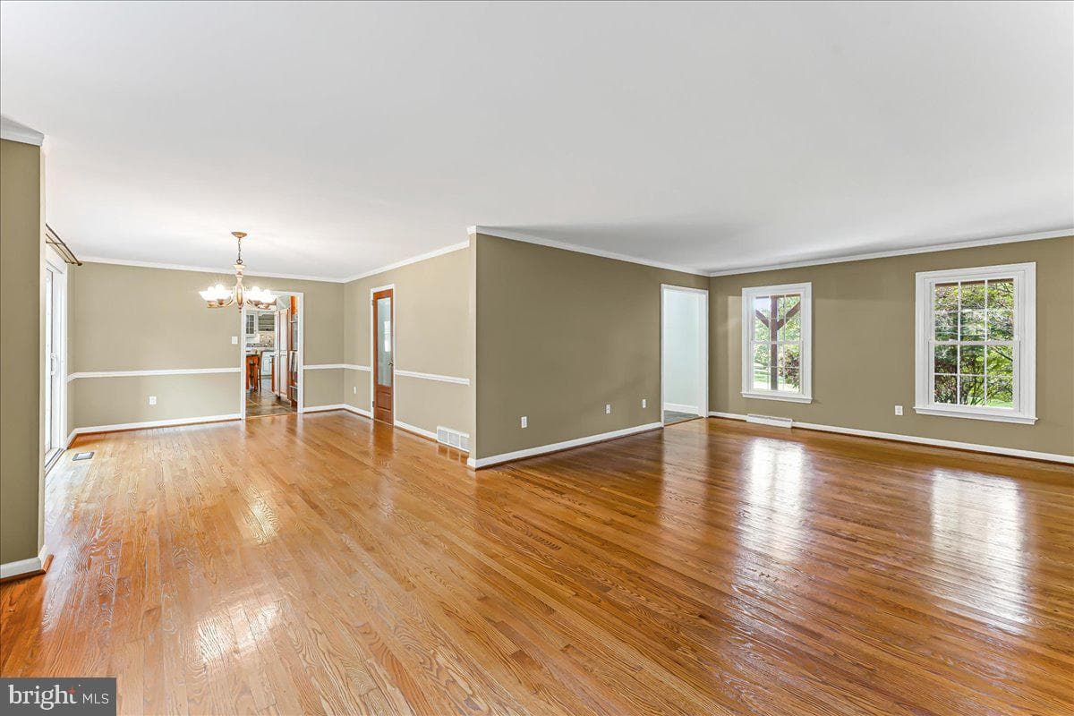 122 Round Hill Road photo 22