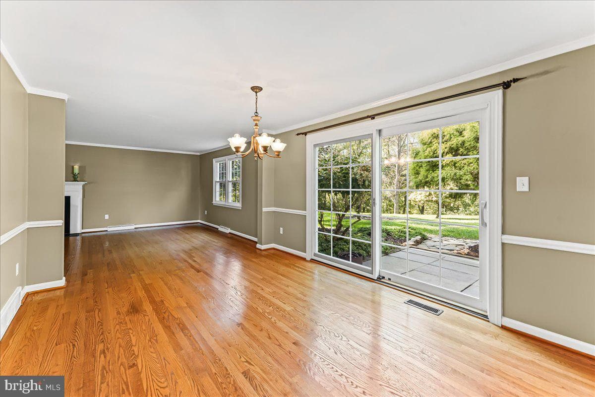 122 Round Hill Road photo 26