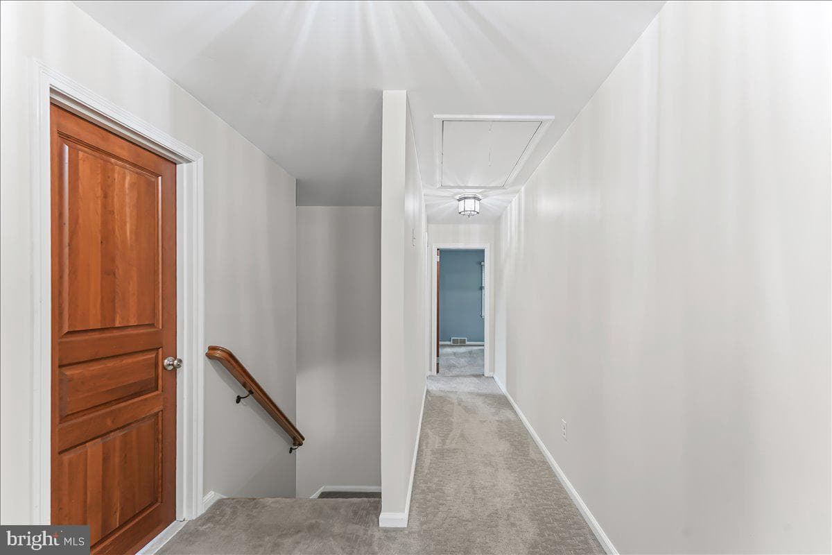 122 Round Hill Road photo 41