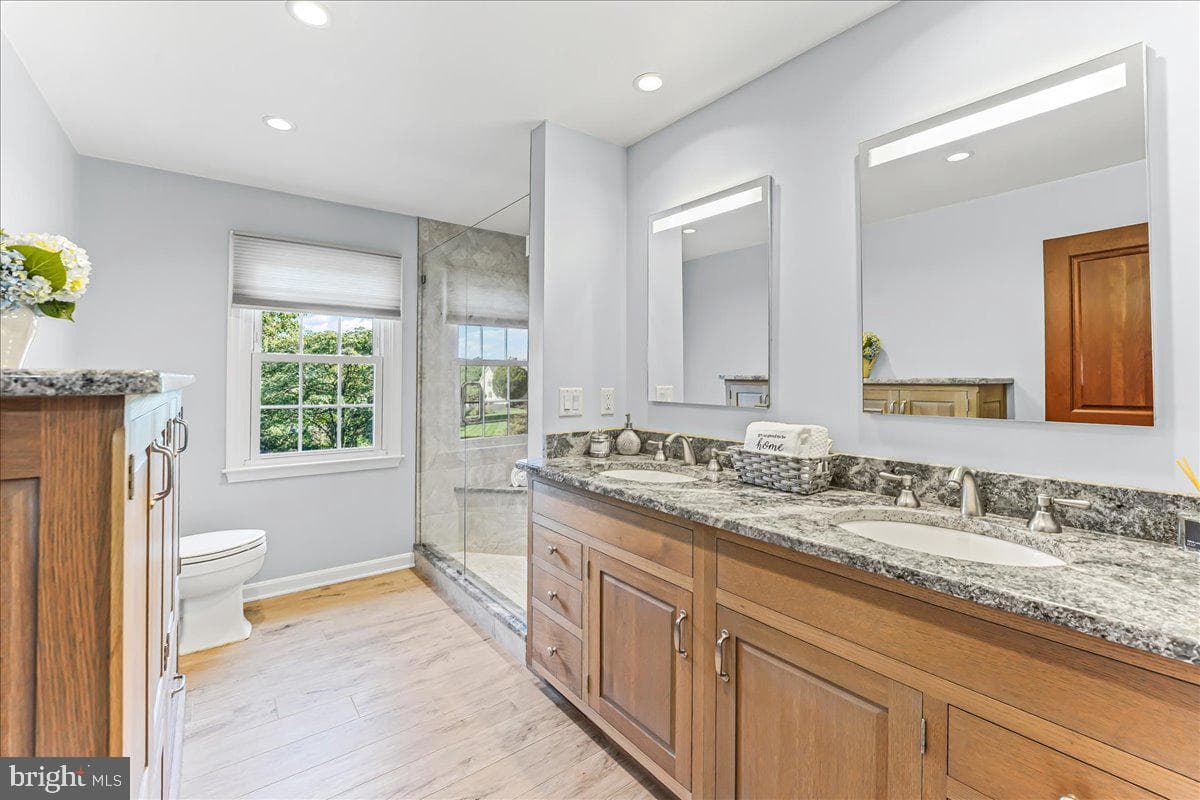 122 Round Hill Road photo 44