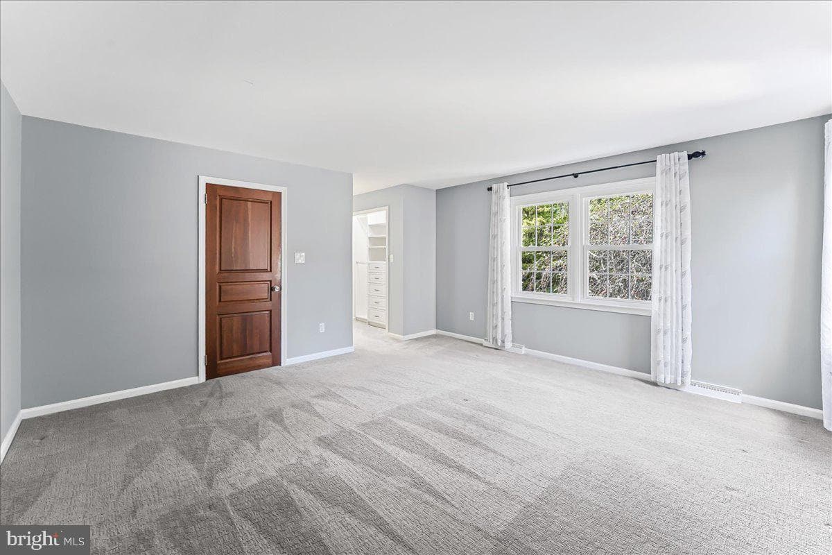 122 Round Hill Road photo 47