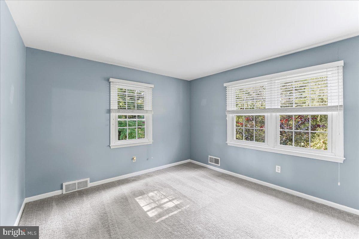 122 Round Hill Road photo 53