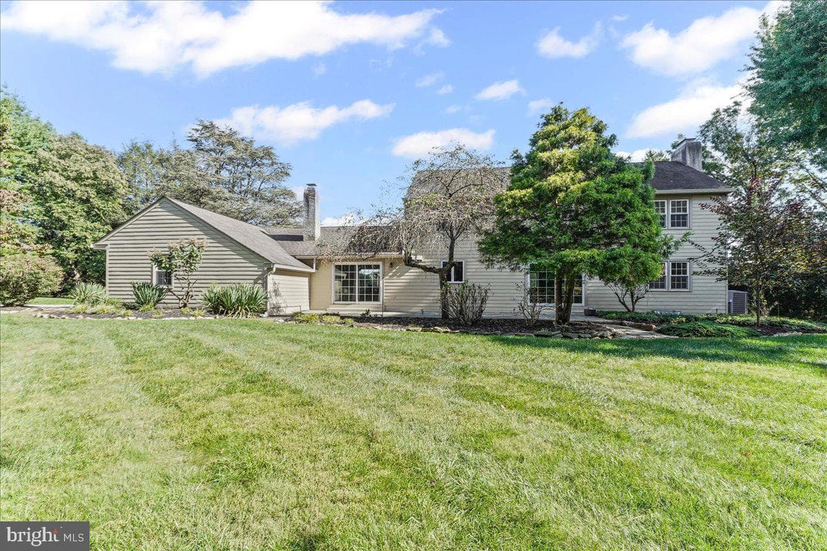 122 Round Hill Road photo 55