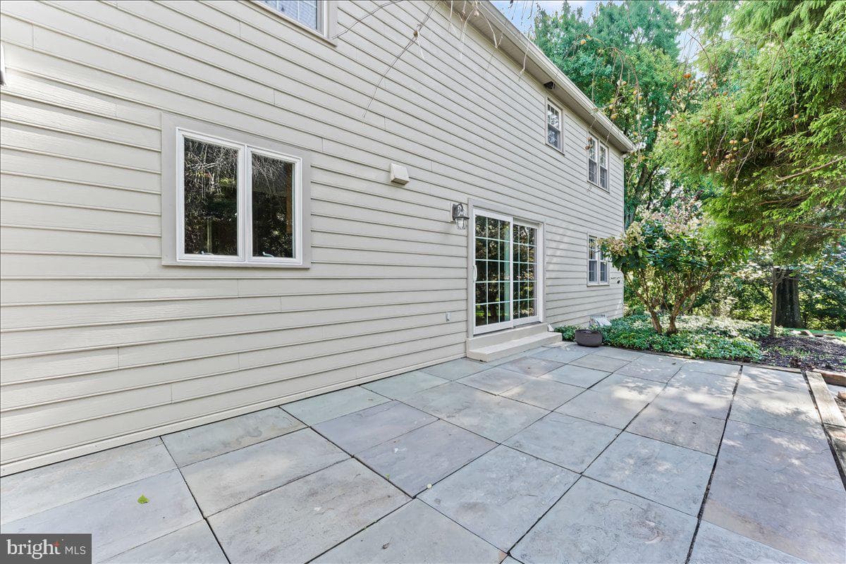 122 Round Hill Road photo 57