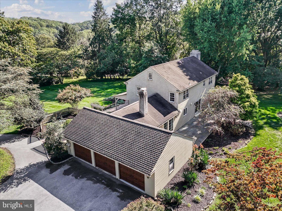 122 Round Hill Road photo 67