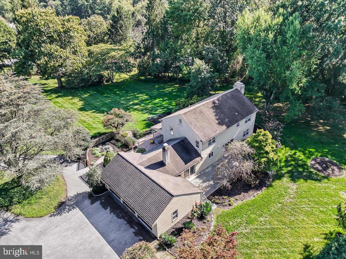 122 Round Hill Road photo 68