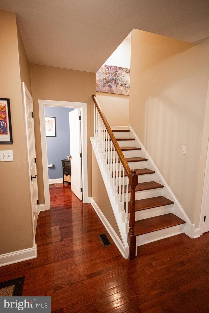210 Spring Lane photo 18