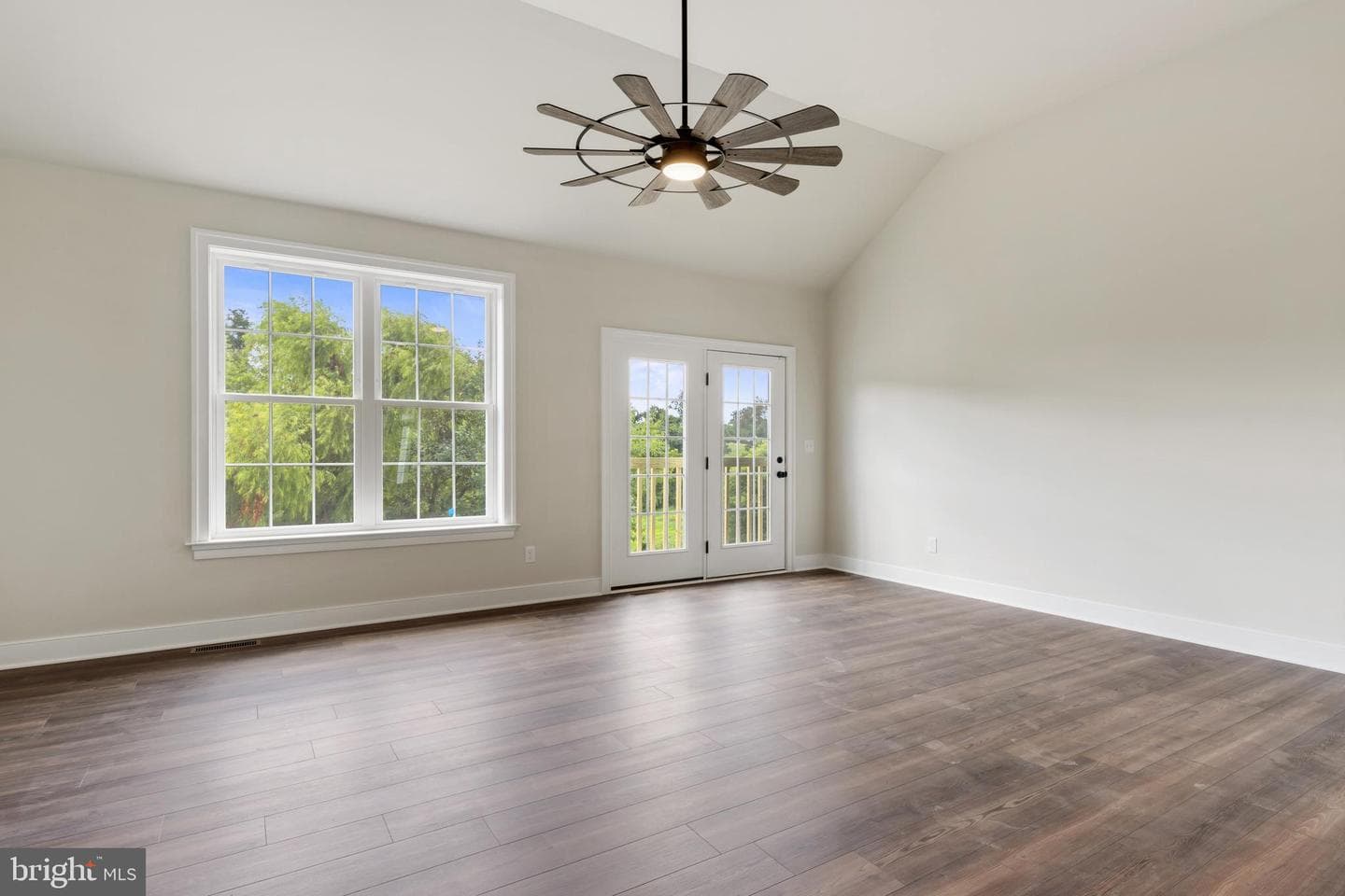 110101810 Beaumont Drive photo 18