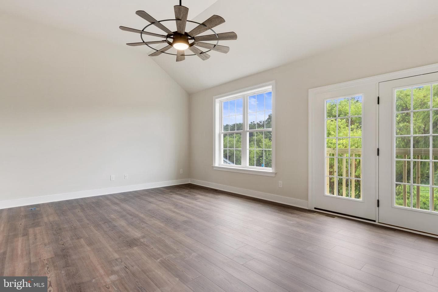 11010310 Beaumont Drive photo 18