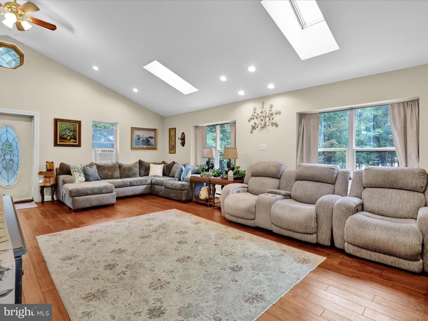 270 Laurel Road photo 24