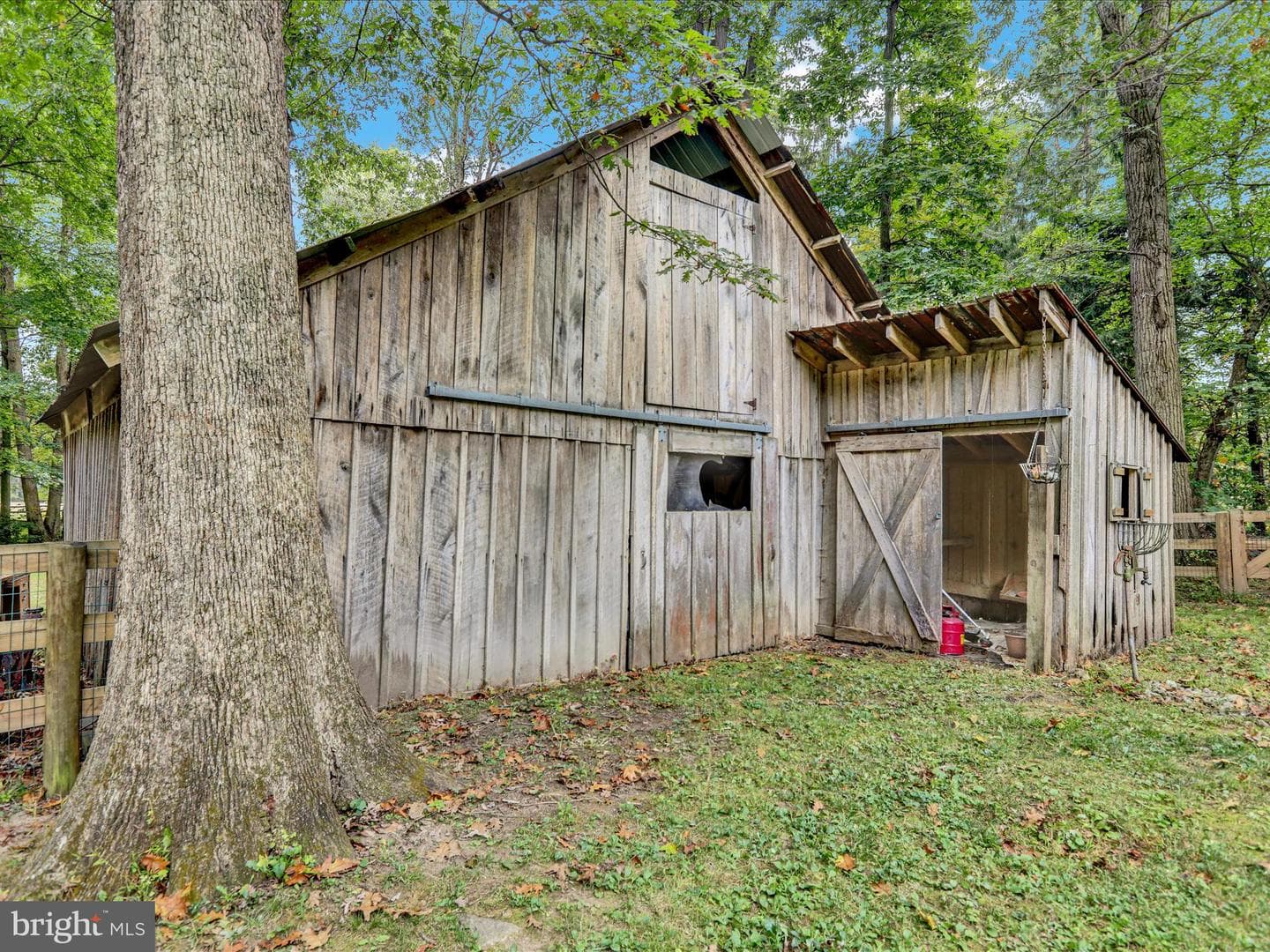 270 Laurel Road photo 41