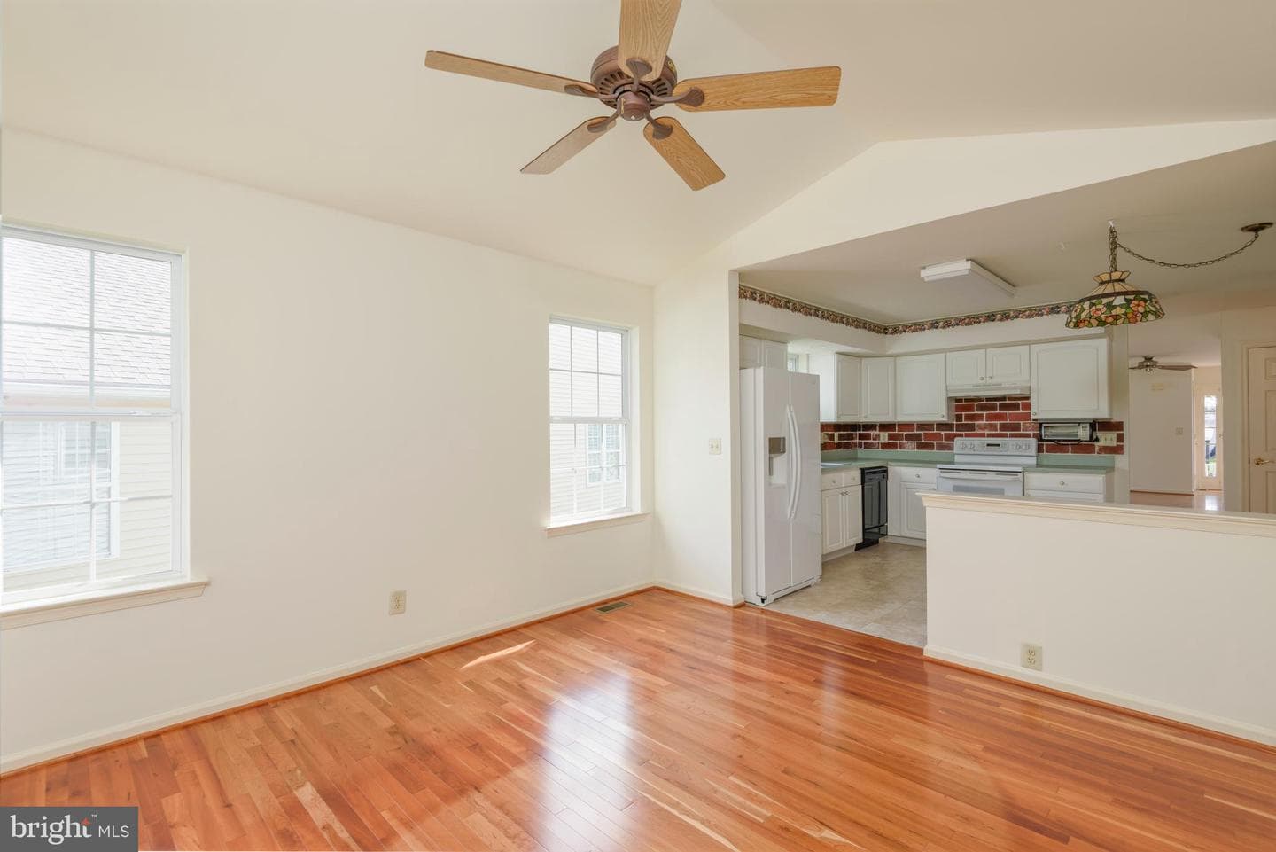 403 E Glenview Drive photo 10