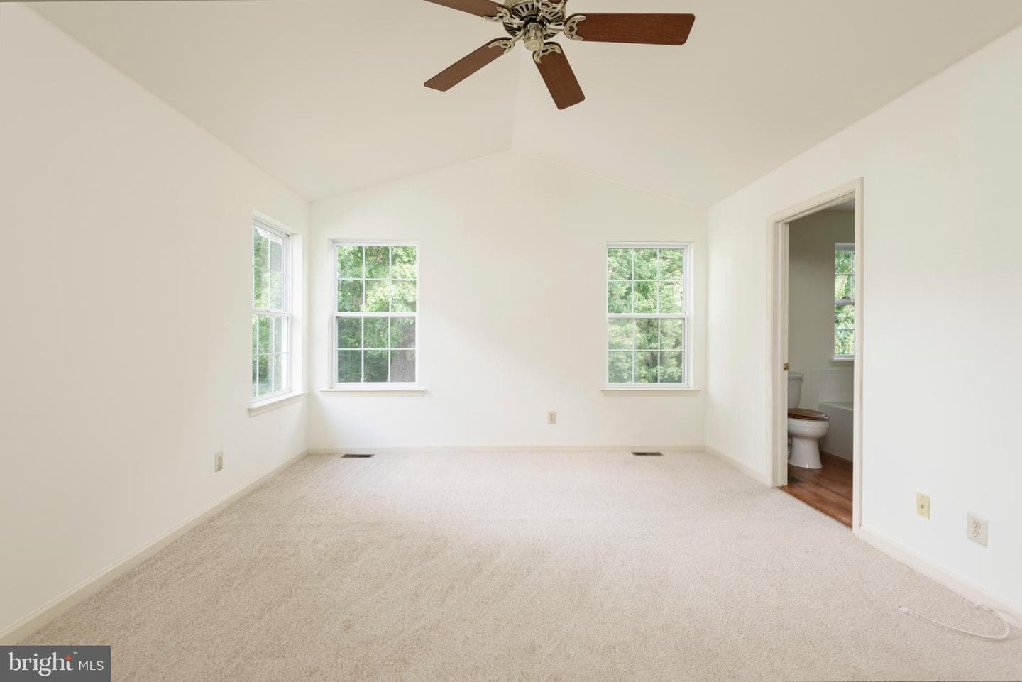 403 E Glenview Drive photo 12
