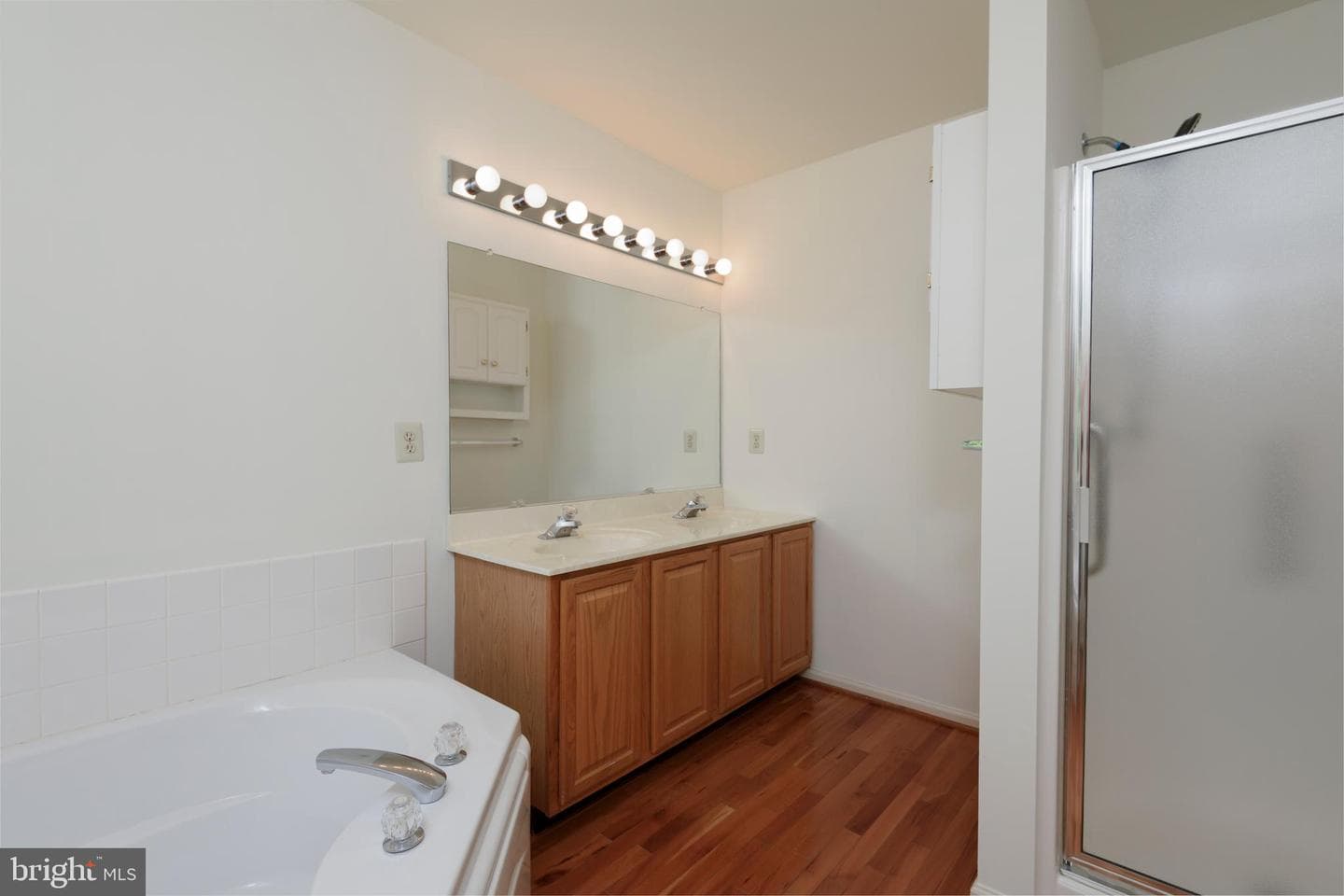 403 E Glenview Drive photo 15