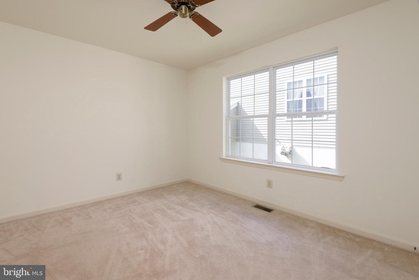 403 E Glenview Drive photo 16