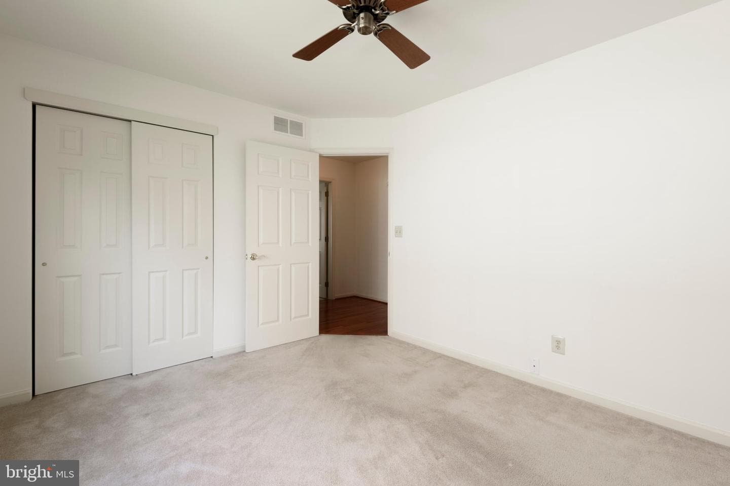403 E Glenview Drive photo 17