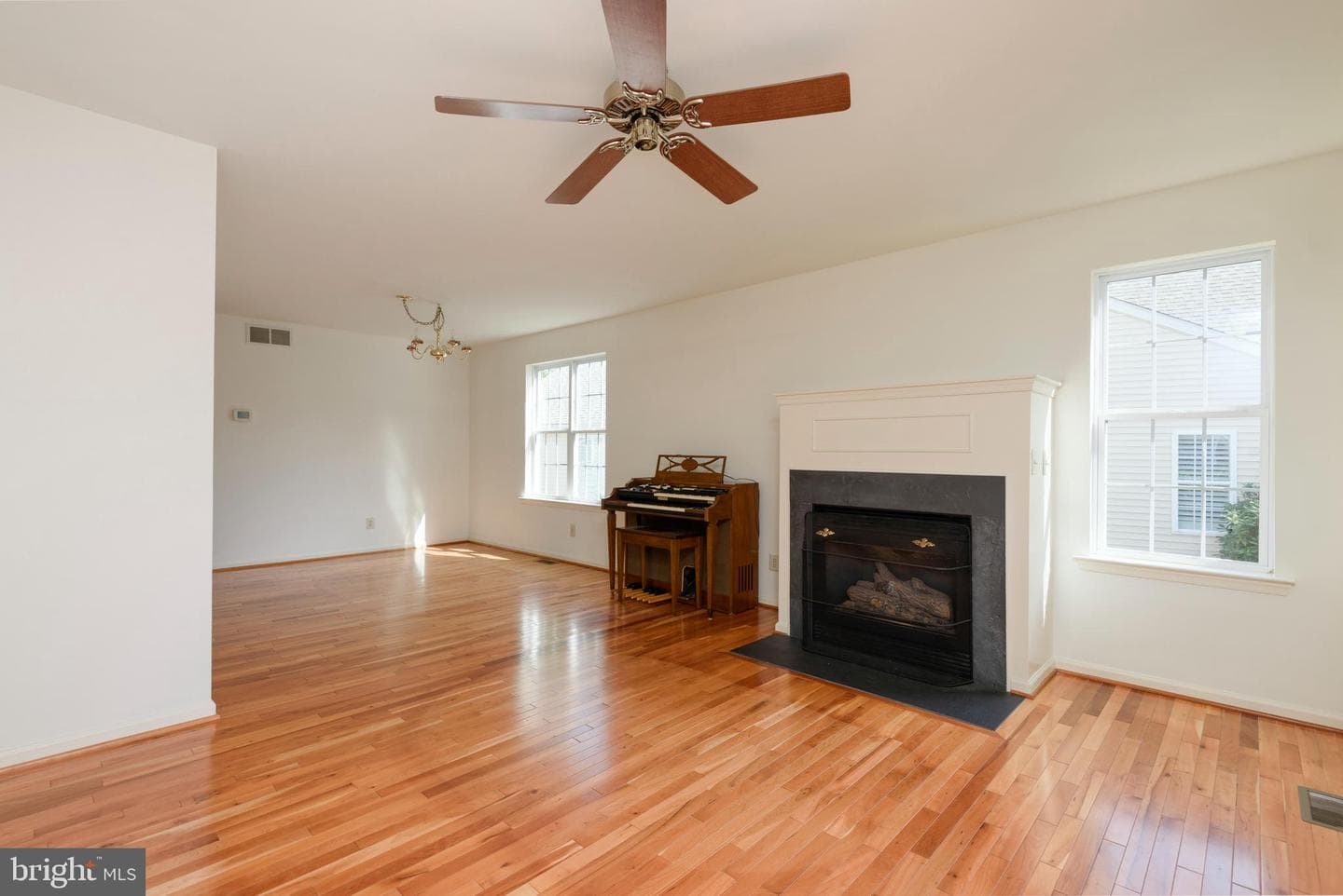 403 E Glenview Drive photo 4