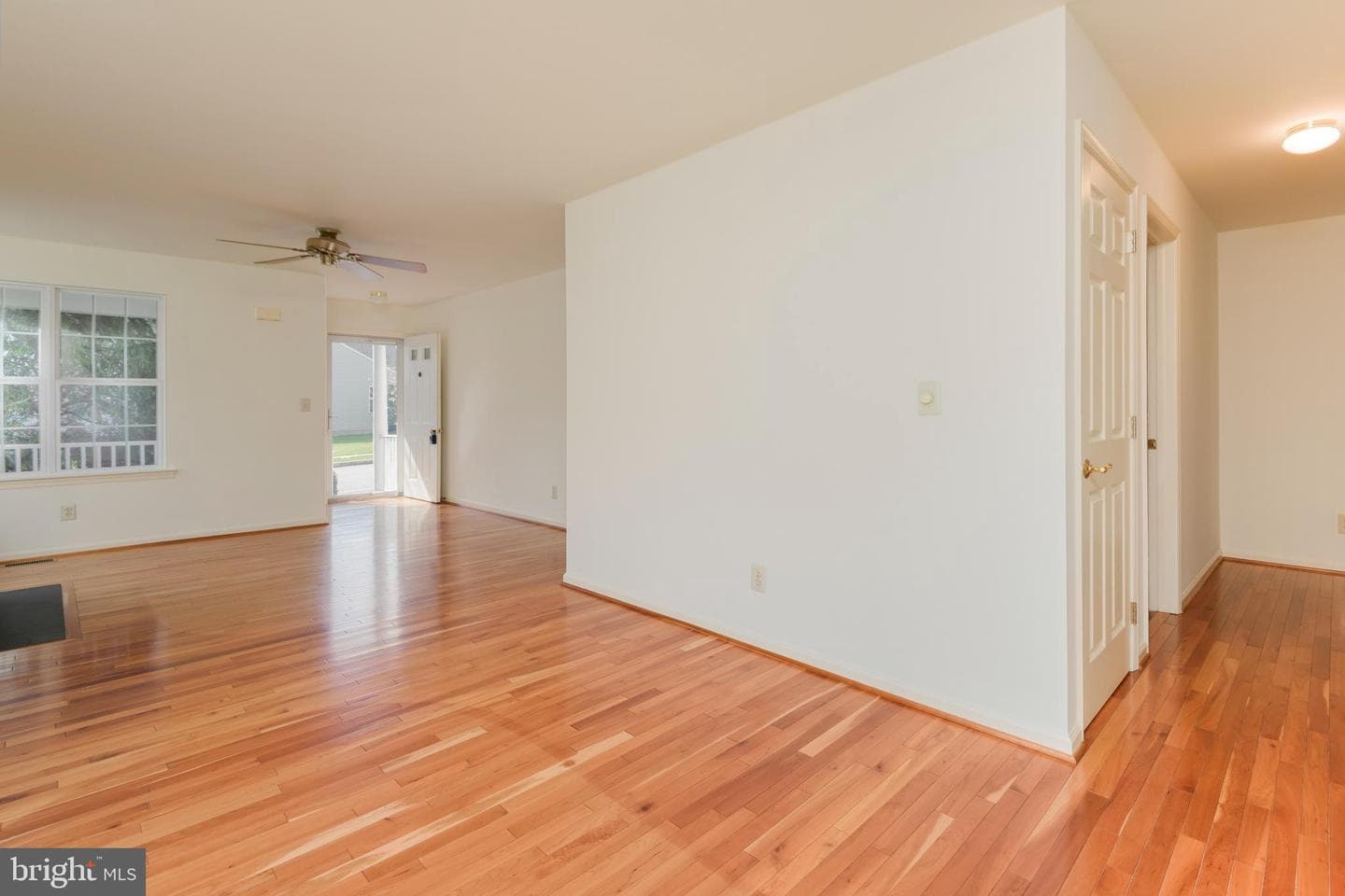 403 E Glenview Drive photo 6