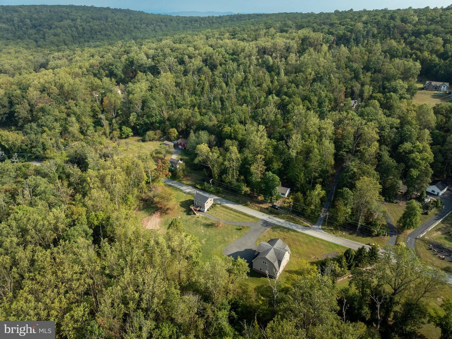 370 Hopewell Road photo 1