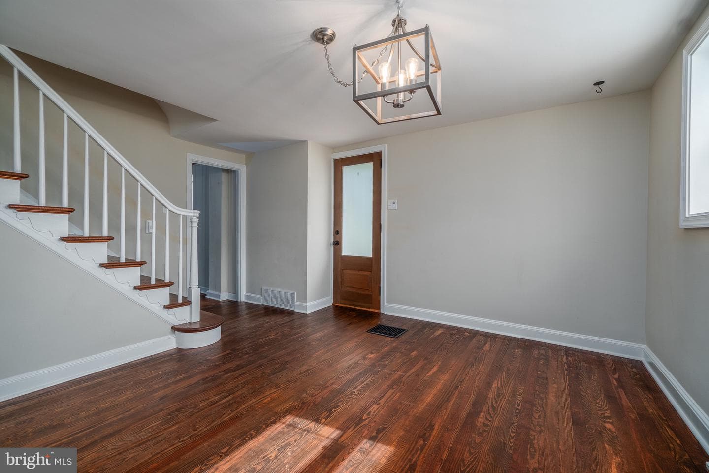 370 Hopewell Road photo 13