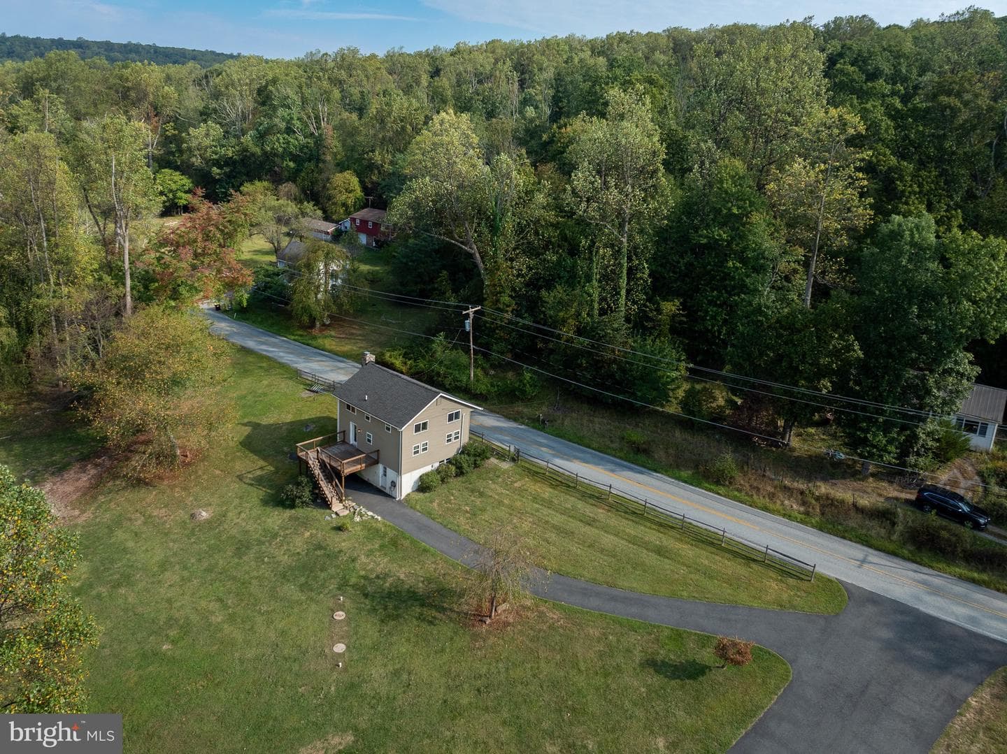 370 Hopewell Road photo 3