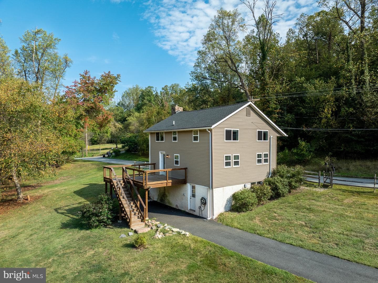 370 Hopewell Road photo 5
