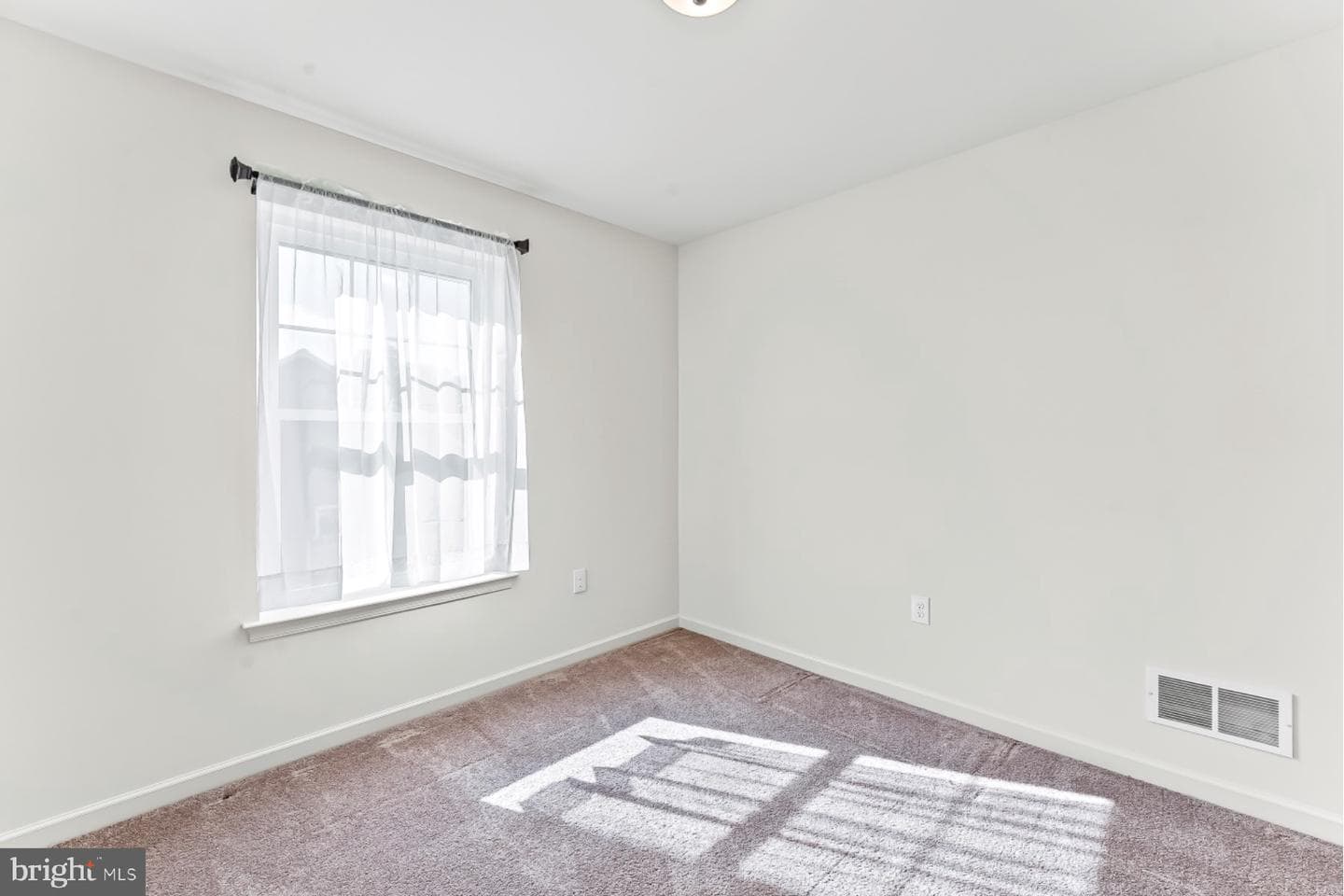 242 Greenwood Drive photo 14
