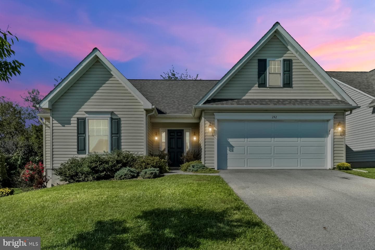 242 Greenwood Drive photo 2