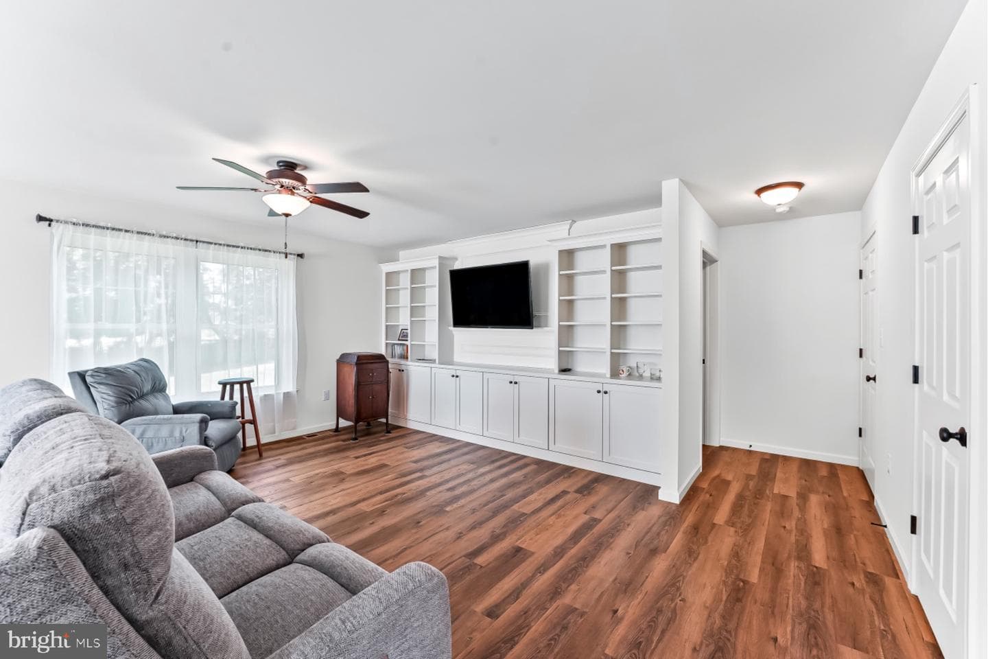 242 Greenwood Drive photo 3