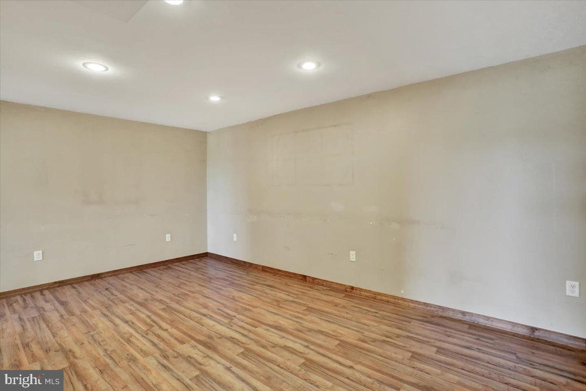 281 Merwood Drive photo 23