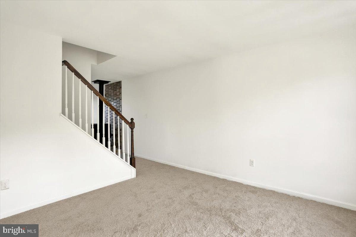 281 Merwood Drive photo 9