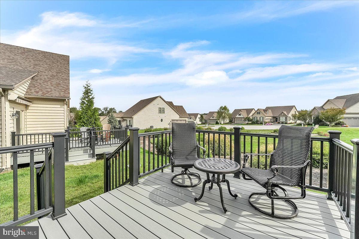 219 Honeycroft Boulevard photo 32