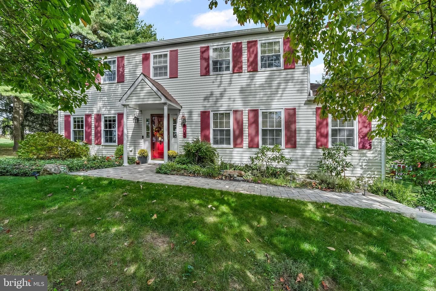 105 Helm Way photo 1