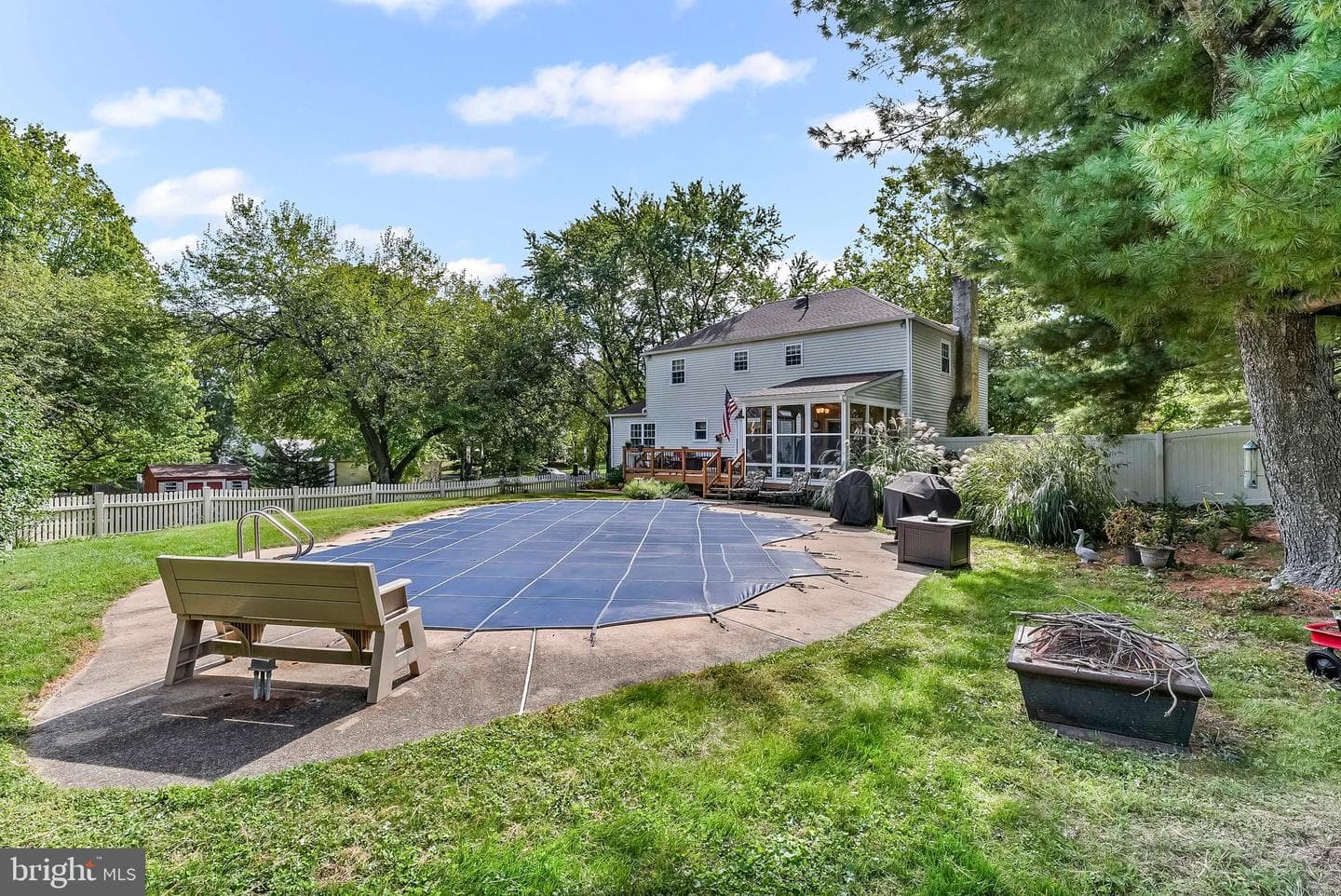 105 Helm Way photo 39