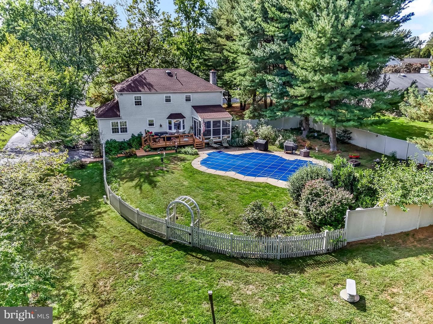 105 Helm Way photo 56