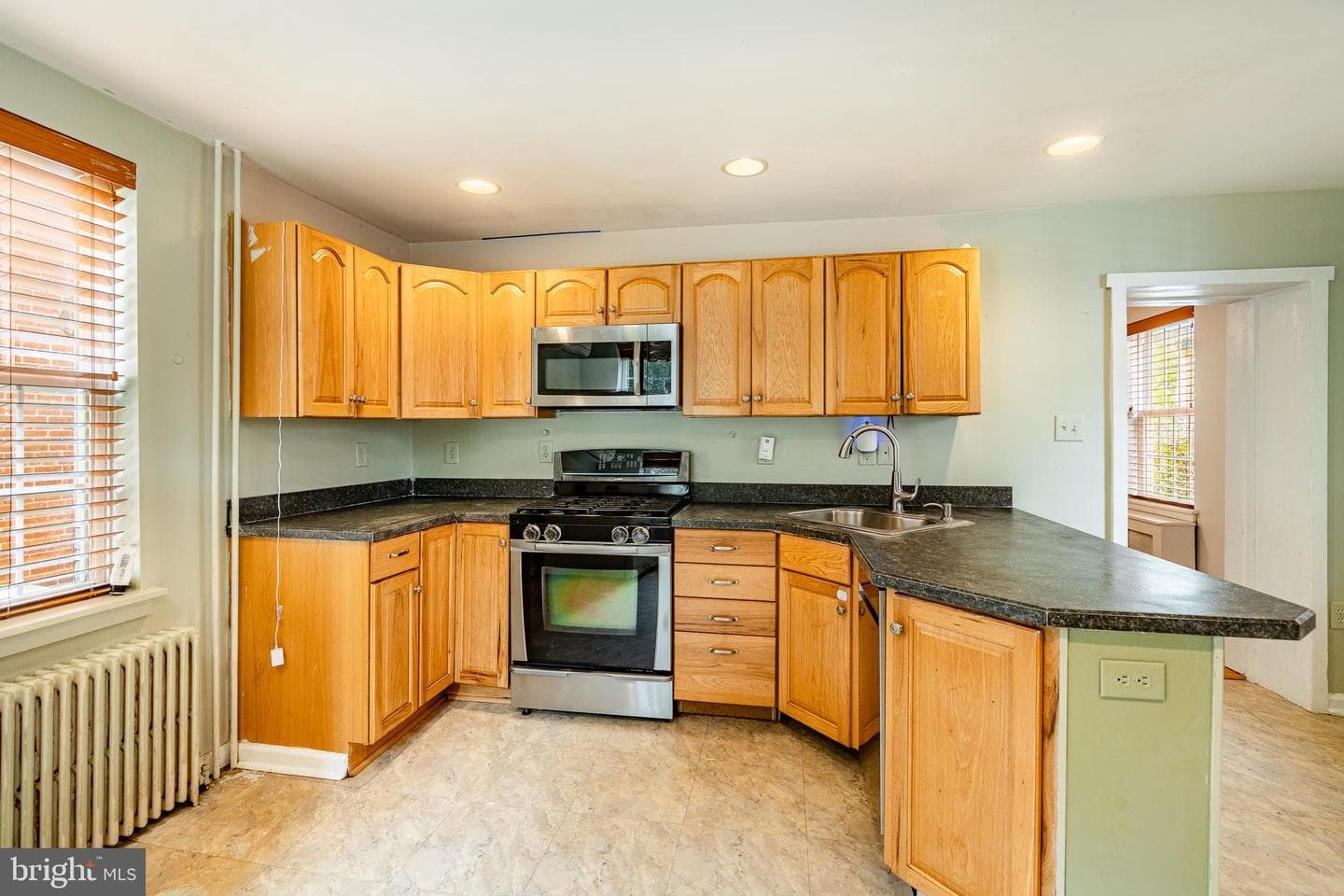 430 Jefferson Avenue photo 11