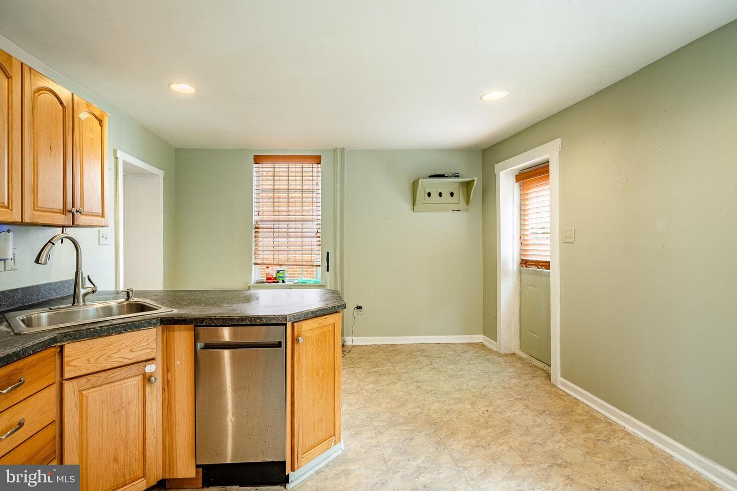 430 Jefferson Avenue photo 12