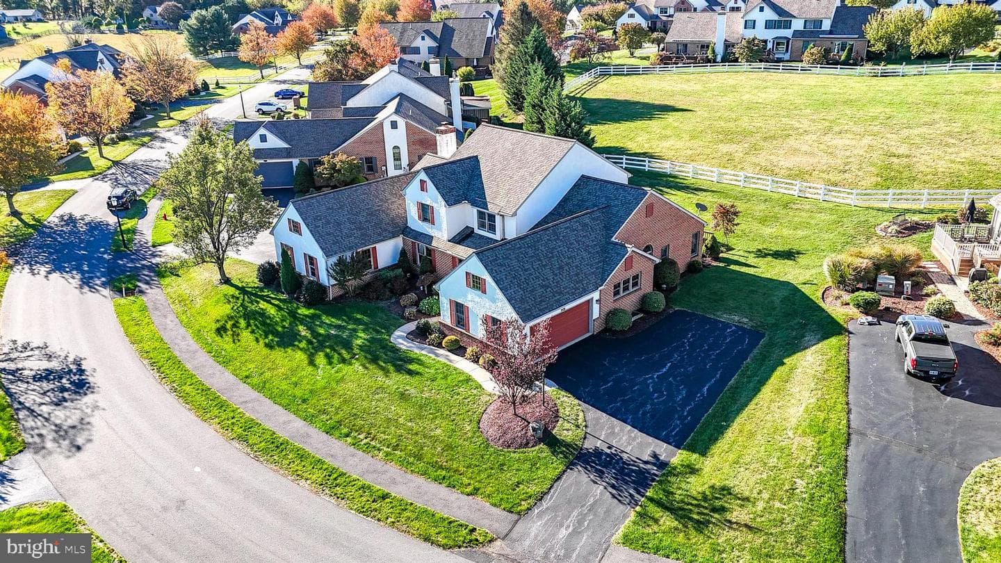 242 Steeplechase Drive photo 19