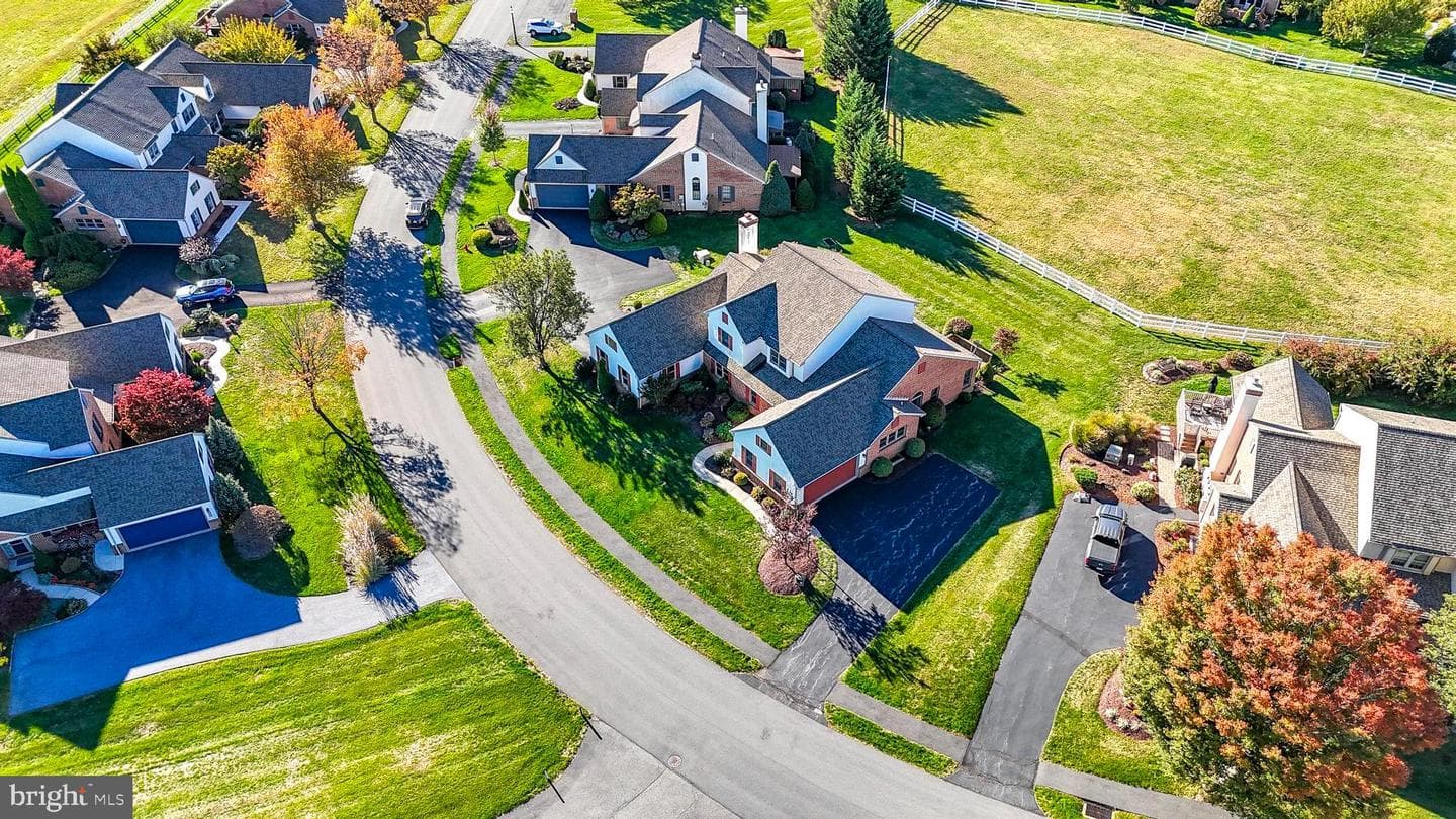 242 Steeplechase Drive photo 22