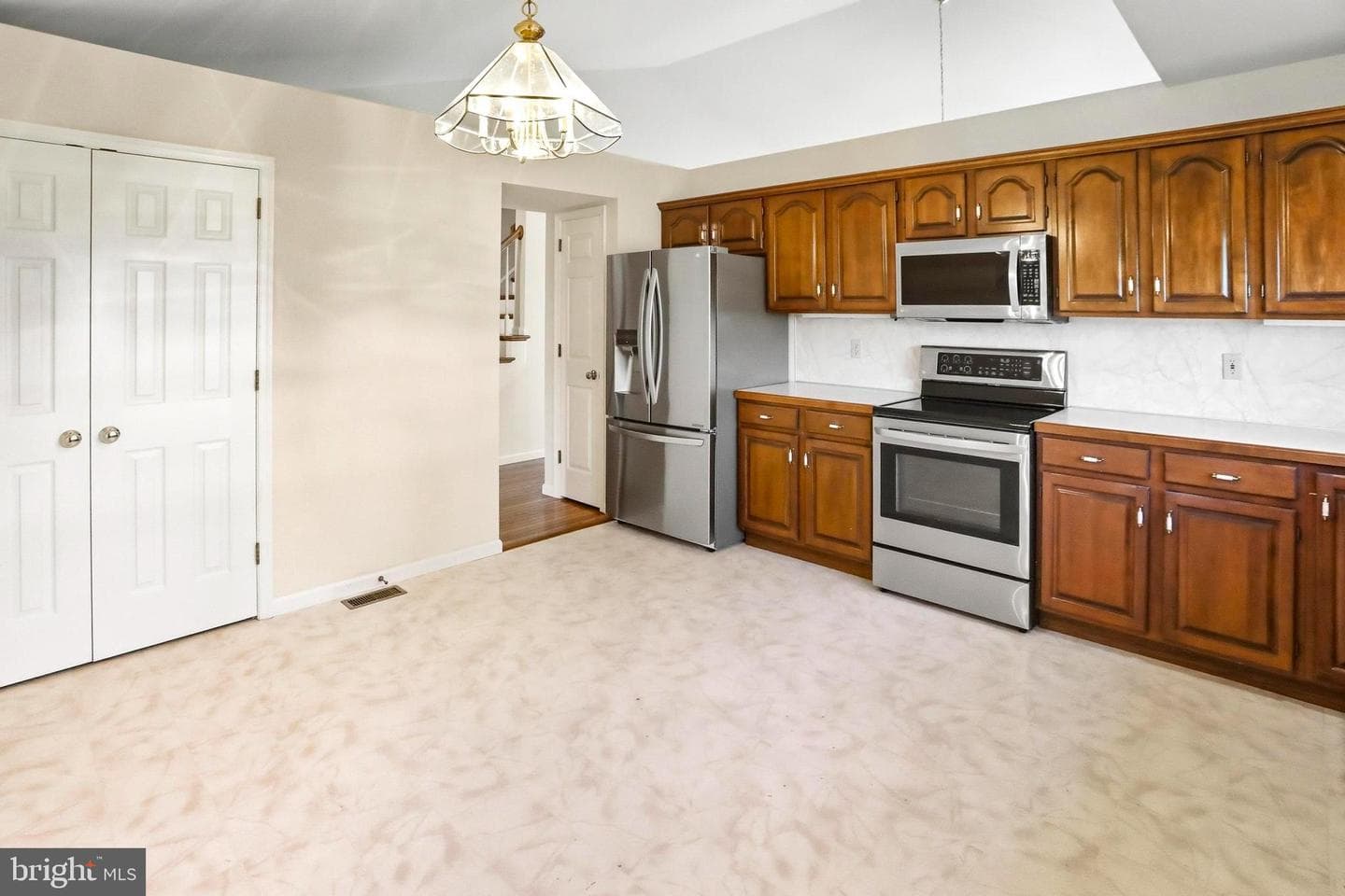 242 Steeplechase Drive photo 28