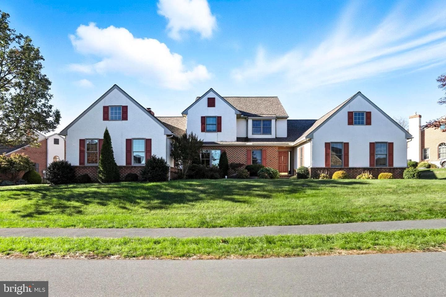 242 Steeplechase Drive photo 4