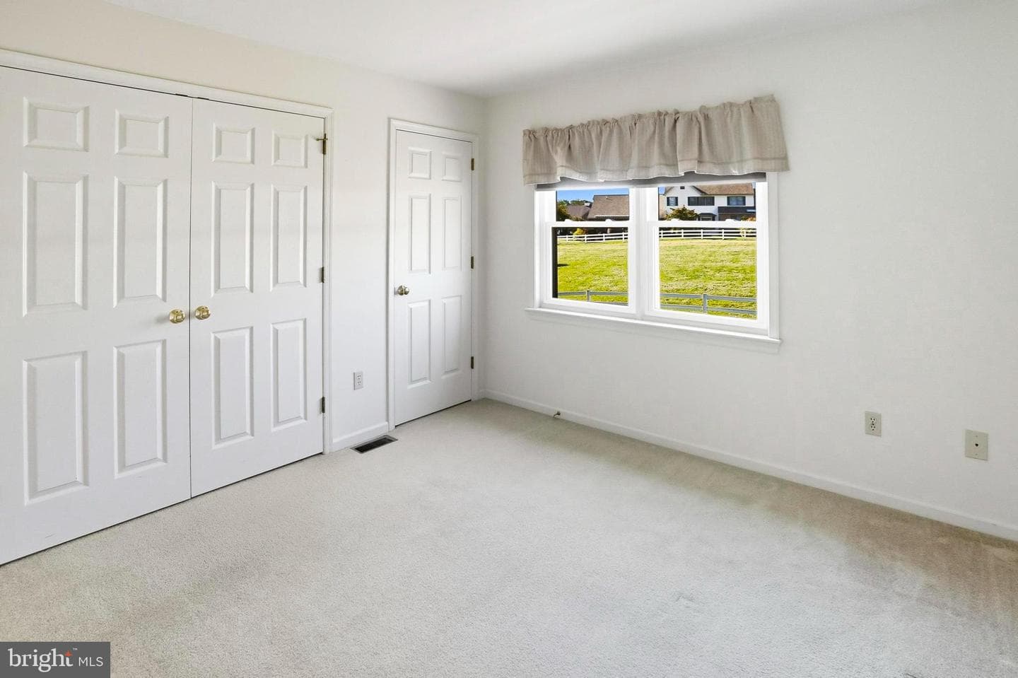242 Steeplechase Drive photo 44