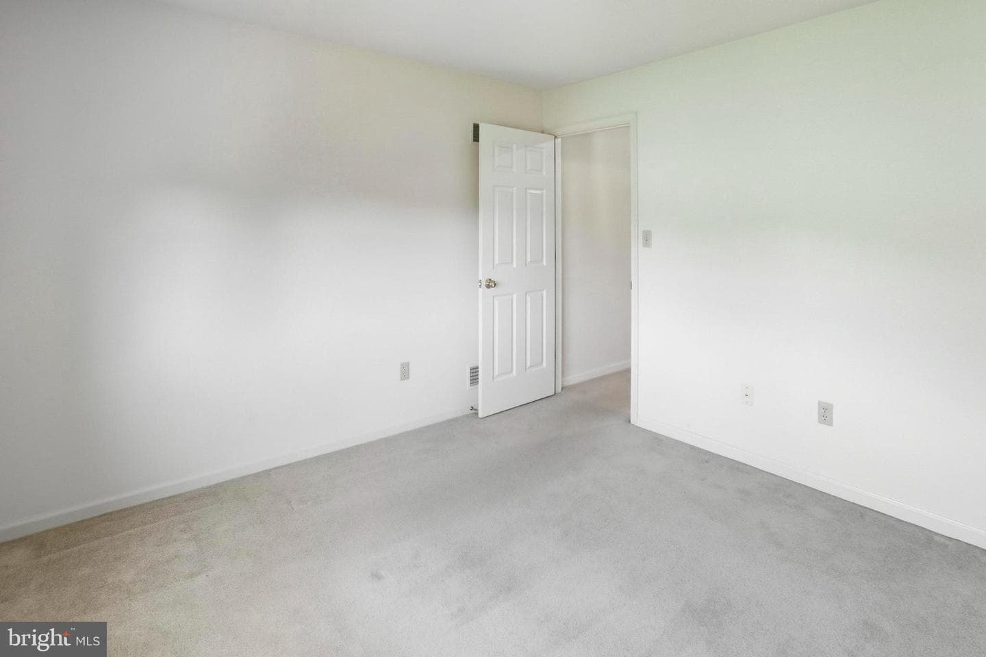 242 Steeplechase Drive photo 45