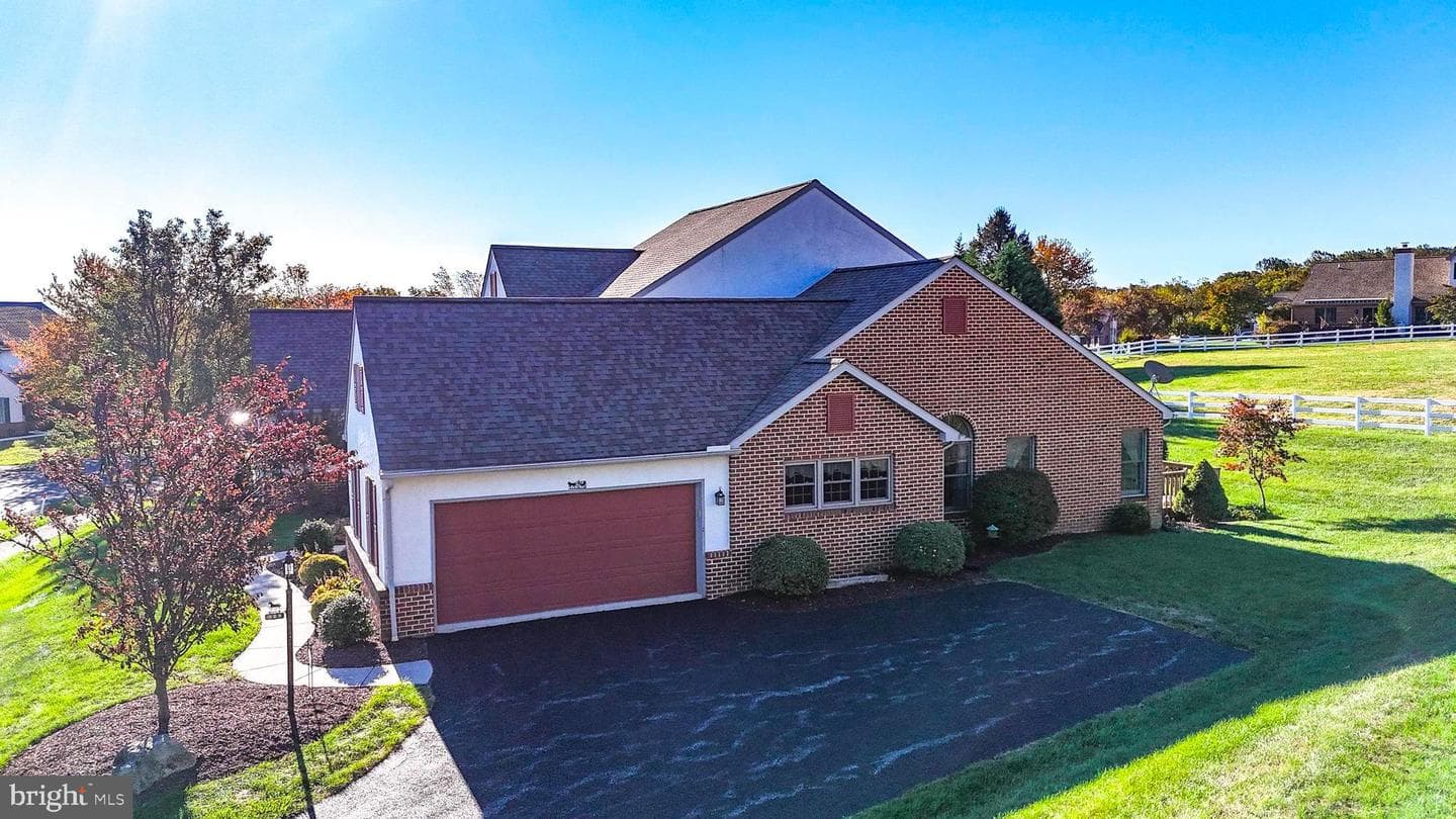 242 Steeplechase Drive photo 9