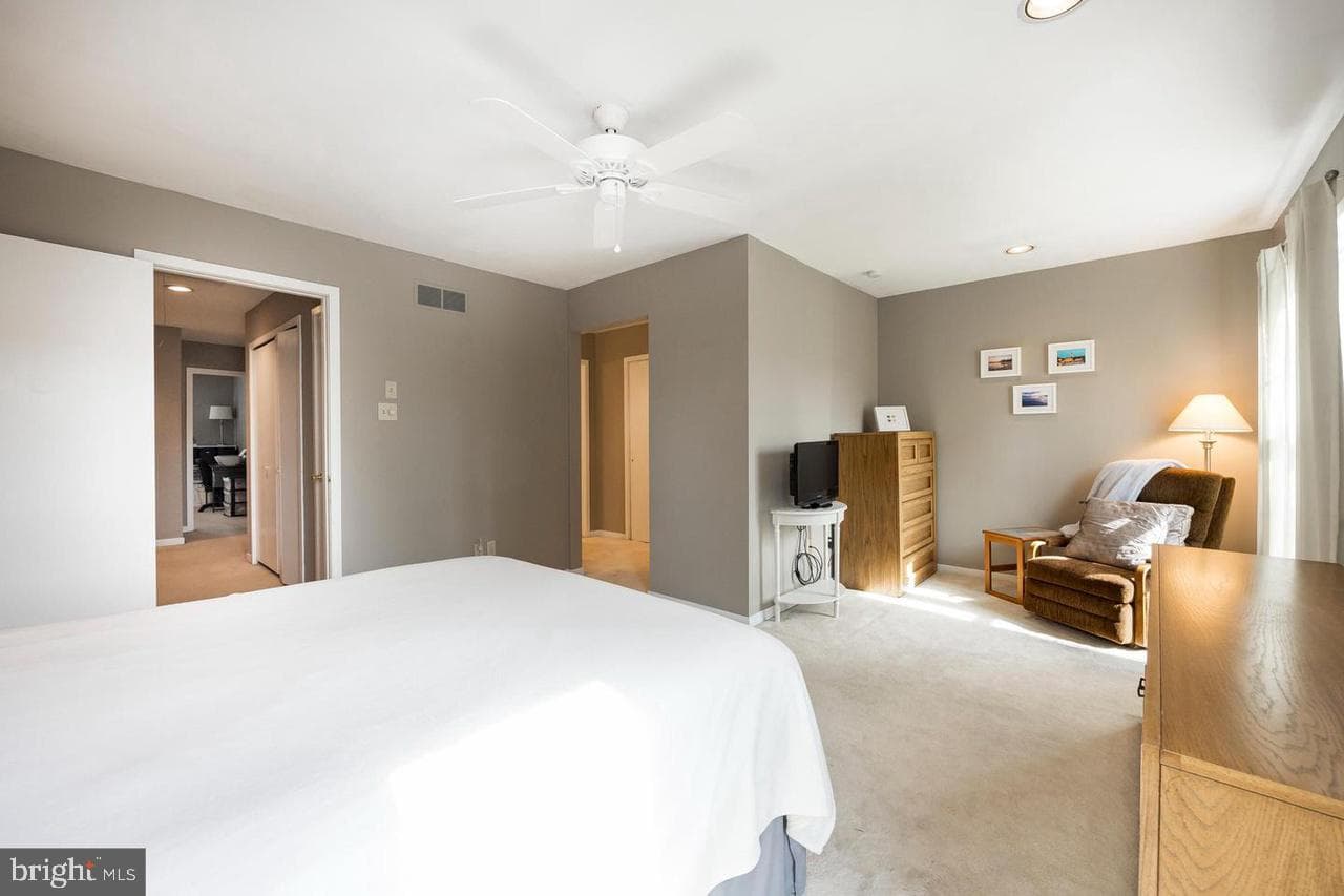 801 Winchester Court #801 photo 18