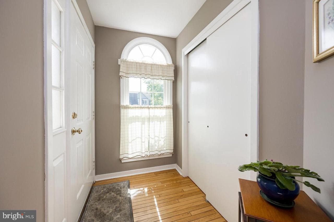 801 Winchester Court #801 photo 2