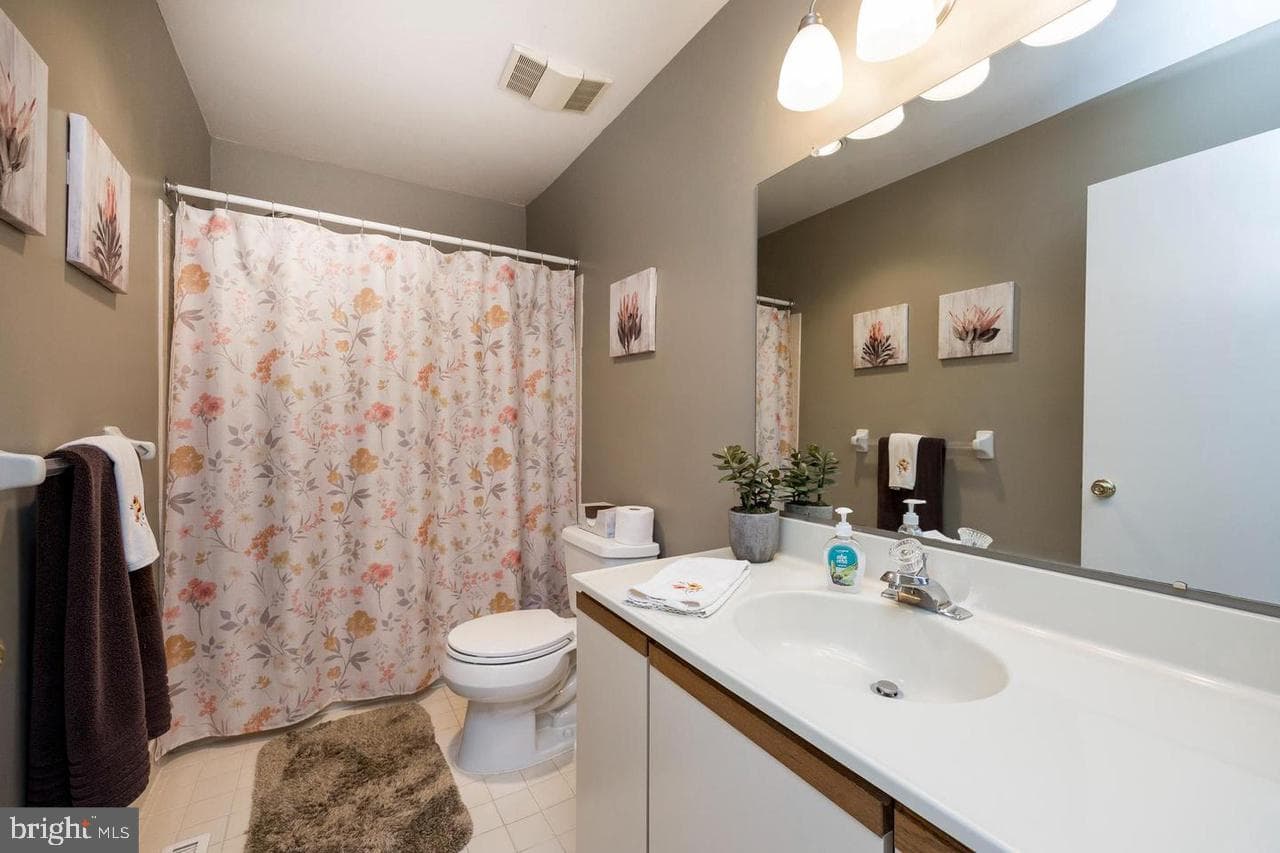 801 Winchester Court #801 photo 20